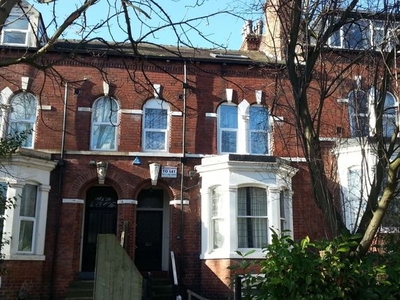 Terraced house to rent in Bainbrigge Road, Headingley, Leeds LS6