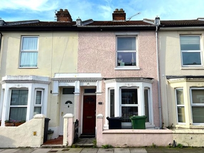 Terraced house to rent in Bath Road, Southsea PO4