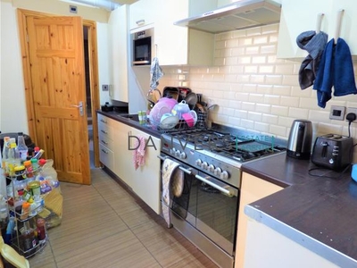 Terraced house to rent in Bruce Street, Leicester LE3