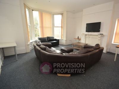 Terraced house to rent in Cardigan Road, Hyde Park, Leeds LS6