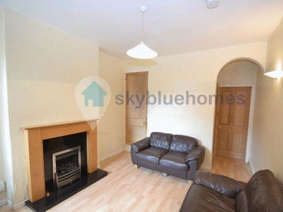 Terraced house to rent in Churchill Street, Leicester LE2