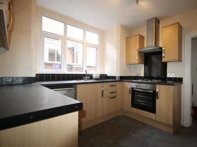 Terraced house to rent in Eastleigh Road, West End, Leicester LE3