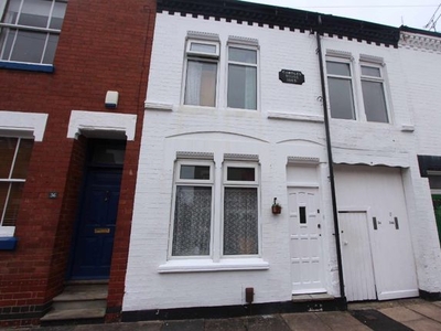 Terraced house to rent in Edward Road, Clarendon Park, Leicester LE2