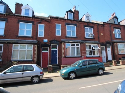 Terraced house to rent in Hartley Avenue, Woodhouse, Leeds LS6