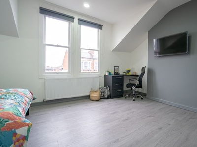 Terraced house to rent in Severn Street, Leicester LE2