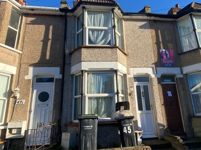 Terraced house to rent in Springhead Road, Northfleet, Gravesend, Kent DA11