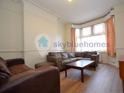 Terraced house to rent in St. Albans Road, Leicester LE2