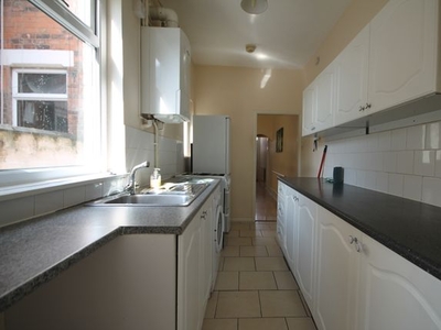 Terraced house to rent in Western Road, West End, Leicester LE3