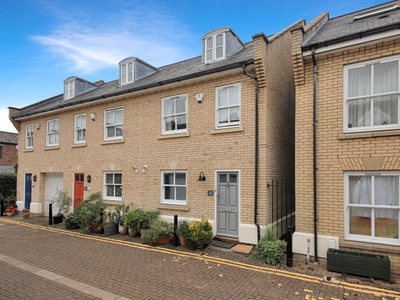 Town house for sale in Cambridge Place, Cambridge CB2