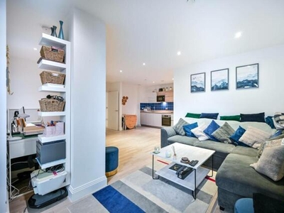 2 Bedroom Apartment New Malden Greater London