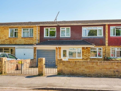 3 Bed House For Sale in Basingstoke, Hampshire, RG23 - 5039340