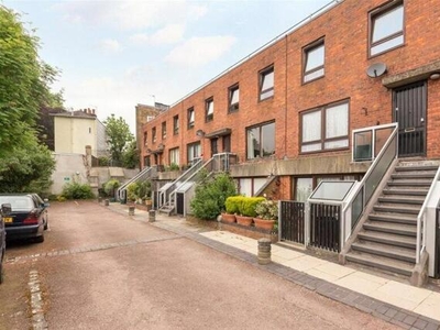 3 Bedroom Apartment Hampstead Greater London