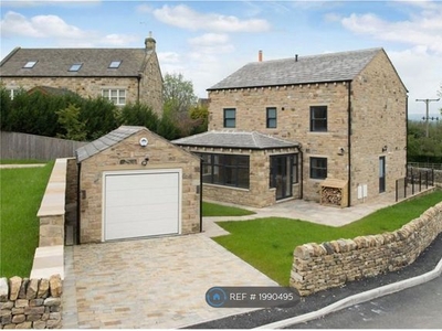 Detached house to rent in Silverdale Close, Harrogate HG3