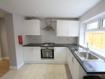 End terrace house to rent in North Street, Banbury, Oxon OX16