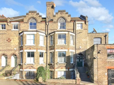 Flat for sale in Branch Hill, Hampstead, London NW3