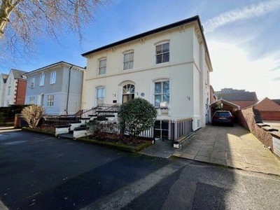 Flat to rent in 33Avenue Road, Leamington Spa CV31