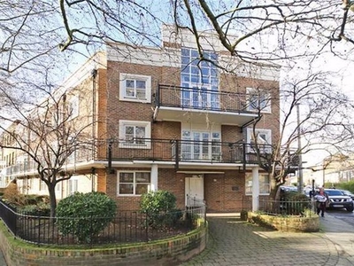 Flat to rent in Carna Court, Kew Road, Richmond TW9