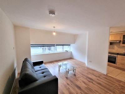 Flat to rent in Castle Street, City Centre, Aberdeen AB11
