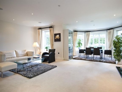 Flat to rent in Mountview Close, Hampstead Garden Suburb NW11