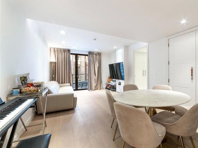 Flat to rent in Portugal Street, London WC2A