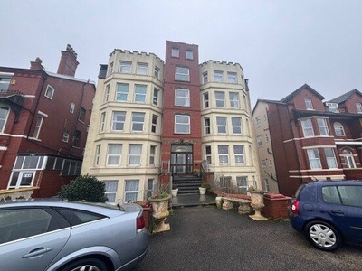 Flat to rent in Promenade, Southport PR9