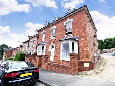 Flat to rent in St. Wulstans Crescent, Worcester WR5
