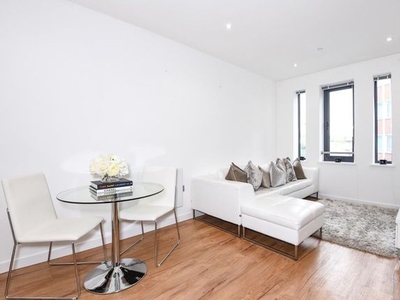 Flat to rent in Summit House, Greyfriars Road RG1