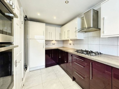 Link-detached house to rent in Embassy Close, Gillingham, Kent ME7