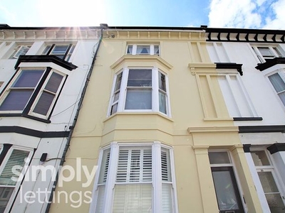 Maisonette to rent in Chesham Road, Brighton BN2