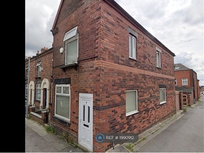 Semi-detached house to rent in Battenberg Road, Bolton BL1