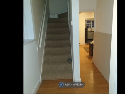 Semi-detached house to rent in High Wycombe, High Wycombe HP13