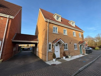 Semi-detached house to rent in Knightwood Close, Farnborough GU14