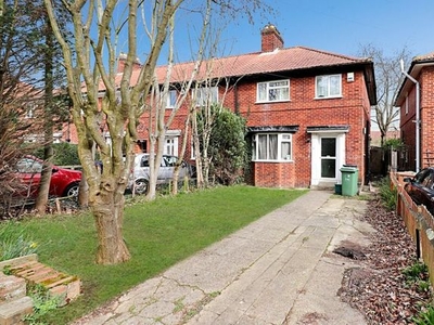 Terraced house to rent in Gipsy Lane, Headington, Oxford OX3