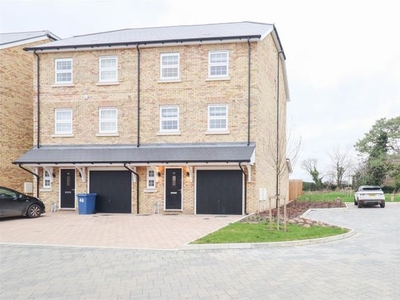 Town house to rent in Tutte Gardens, Newmarket CB8