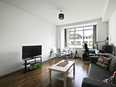 1 bedroom apartment for rent in Wallis House, Great West Quarter, Brentford, TW8