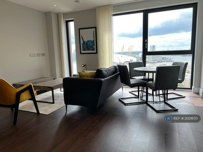 1 bedroom flat for rent in Avalon Point, London, E14