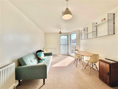 1 bedroom flat for rent in Camberwell Station Road London SE5