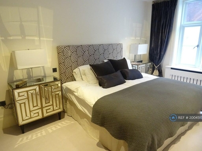 1 bedroom flat for rent in Chesterfield House, London, W1K