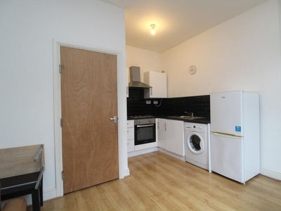 1 bedroom flat for rent in Claude Road, Roath, Cardiff, CF24