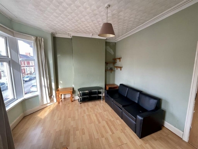 1 bedroom flat for rent in Cwmdare Street, Cathays, CF24