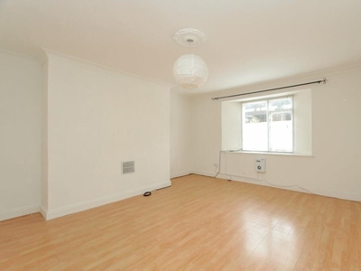 1 bedroom flat for rent in Leabridge Road, Clapton, E5