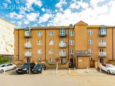 1 bedroom flat for rent in Mariners Quay, Brighton Marina Village, Brighton, BN2