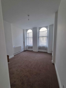 1 bedroom flat for rent in Oriental Place, Brighton, BN1
