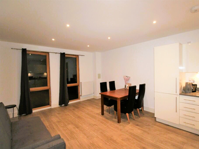 1 bedroom flat for rent in St. Ives Place, London, E14