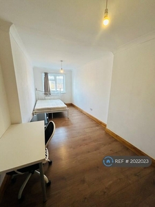 2 bedroom flat for rent in West Street, Brighton And Hove, BN1