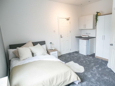 1 bedroom house share for rent in Wood End Road, Erdington Birmingham, B24