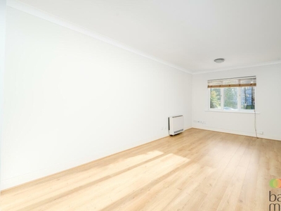 2 bedroom apartment for rent in 24 - 26 Friern Park, North Finchley, London, N12
