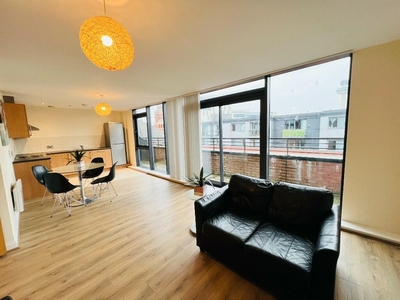 2 bedroom apartment for rent in Central Gardens Benson Street, L1
