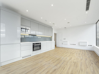 2 bedroom apartment for rent in Westgate House, West Gate, London, W5