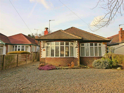 2 bedroom detached bungalow for rent in Cricket Path, Formby, Liverpool, L37